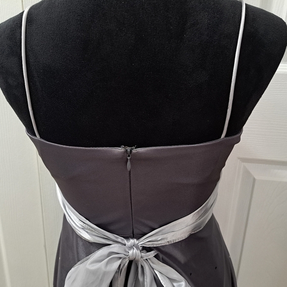 Vintage Gun Metal & Silver Formal Dress   Size 5/6 - Picture 6 of 13